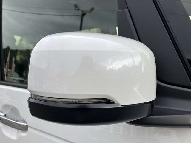 ホンダ Ｎ　ＢＯＸ カスタム ６６０ R8年 () 99