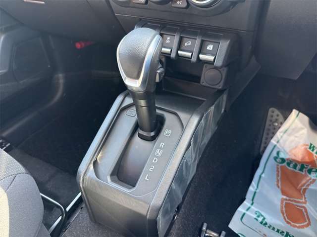 スズキ ジムニー　ノマド １．５ ＦＣ ４ＷＤ R8年 () 99