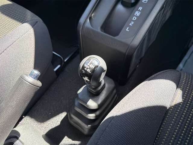 スズキ ジムニー　ノマド １．５ ＦＣ ４ＷＤ R8年 () 99