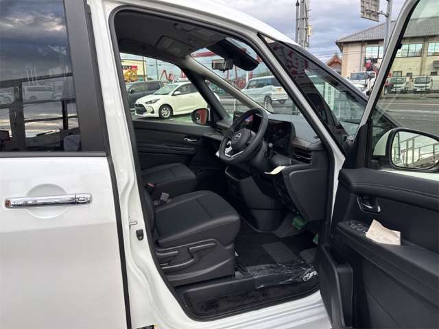 日産 セレナ ２．０ ハイウェイスターＶ R6年 (近畿) 99