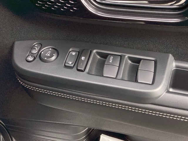 ホンダ Ｎ　ＢＯＸ カスタム ６６０ ターボ コーディネートスタイル ２トーン R8年 () 99