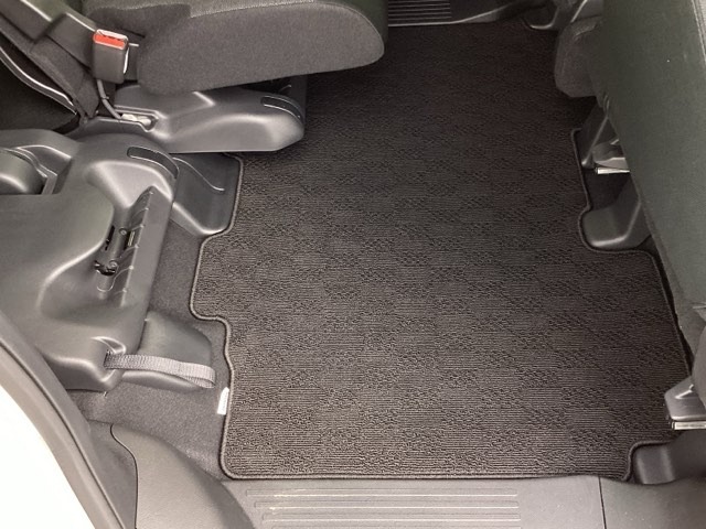 ホンダ Ｎ　ＢＯＸ カスタム ６６０ ４ＷＤ R8年 () 99