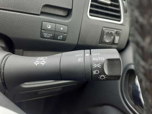 日産 セレナ ２．０ ハイウェイスター Ｓ－ＨＹＢＲＩＤ Ｖセレクション H25年 () 99