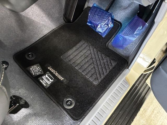 トヨタ ランドクルーザー７０ ２．８ ＡＸ ディーゼルターボ ４ＷＤ R6年 () 99