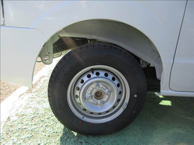 三菱 ミニキャブバン Ｅ ４ＷＤ ５Ｆ R8年 (東北) 99