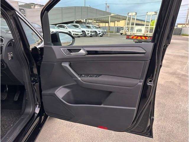 フォルクスワーゲン ゴルフトゥーラン ＴＳＩ　ハイライン R7年 () 99