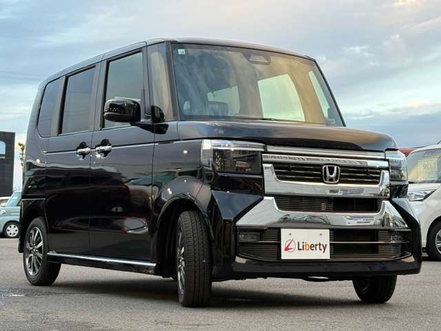 ホンダ Ｎ　ＢＯＸ カスタム ６６０ R8年 () 99