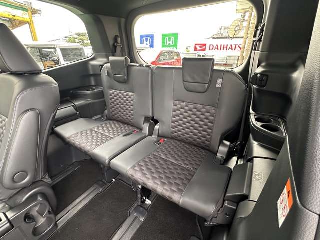 トヨタ ヴォクシー １．８ ハイブリッド Ｓ－Ｚ Ｅ－ＦＯＵＲ ４ＷＤ R7年 () 99