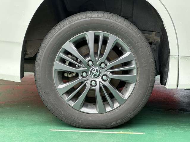 トヨタ ヴォクシー １．８ ハイブリッド Ｓ－Ｚ Ｅ－ＦＯＵＲ ４ＷＤ R7年 () 99
