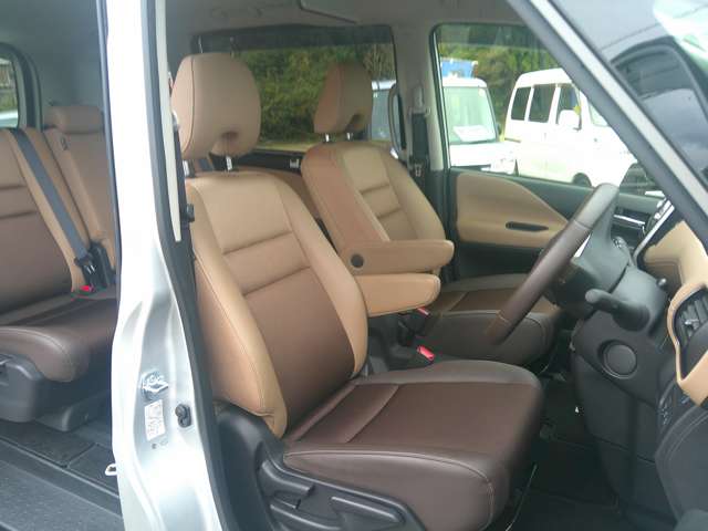 日産 セレナ ２．０ ハイウェイスター Ｖセレクション ４ＷＤ H29年 (関東) 99