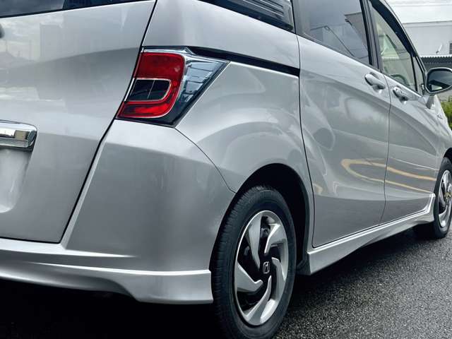 ホンダ フリードスパイク　ハイブリッド １．５ プレミアムエディション H28年 () 99