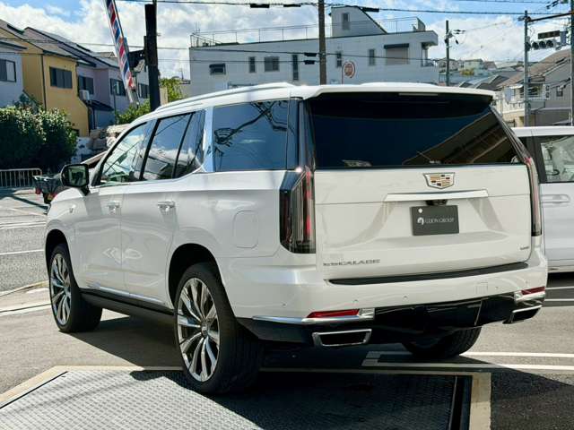 キャデラック エスカレード プラチナム ４ＷＤ R7年 () 99