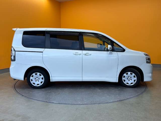 トヨタ ヴォクシー ２．０ Ｘ Ｌエディション H22年 (近畿) 99