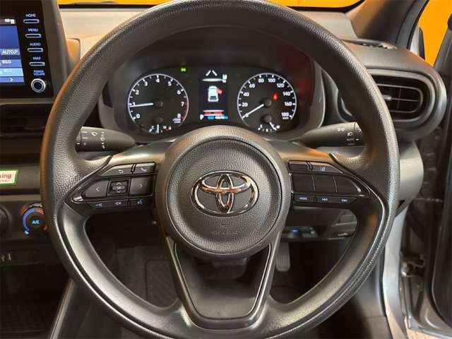 トヨタ ヤリス １．０ Ｘ R4年 () 99