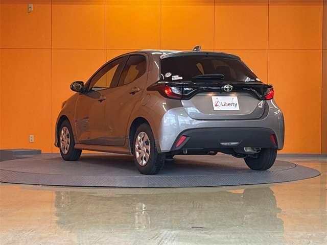 トヨタ ヤリス １．０ Ｘ R4年 () 99