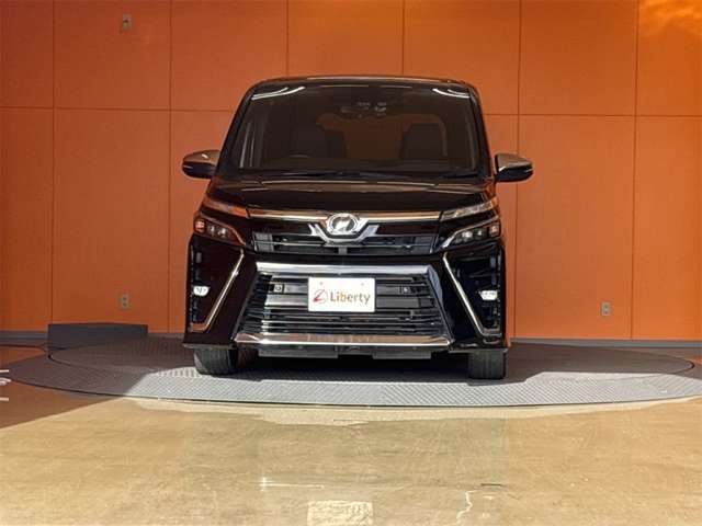 トヨタ ヴォクシー ２．０ ＺＳ 煌ＩＩ R2年 () 99
