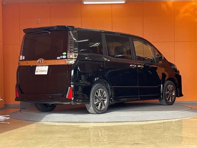 トヨタ ヴォクシー ２．０ ＺＳ 煌ＩＩ R2年 () 99