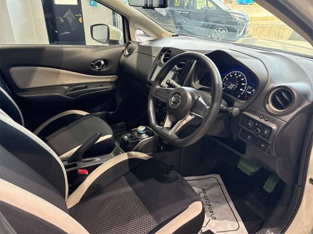 日産 ノート １．２ Ｅ－ＰＯＷＥＲ Ｘ R1年 (近畿) 99