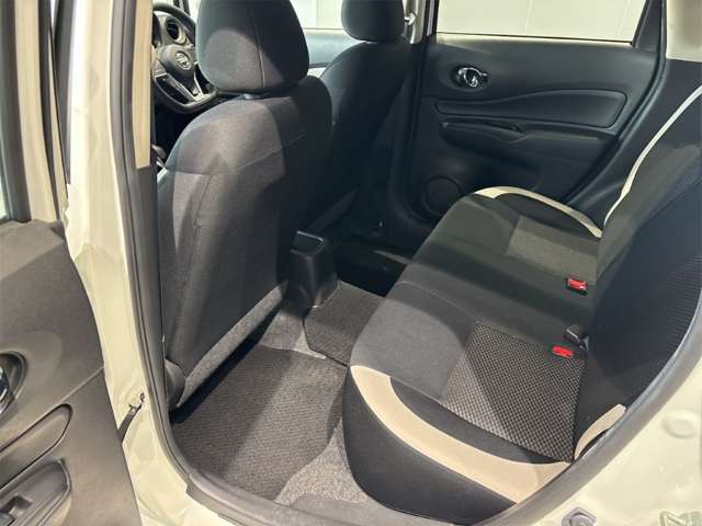 日産 ノート １．２ Ｅ－ＰＯＷＥＲ Ｘ R1年 (近畿) 99