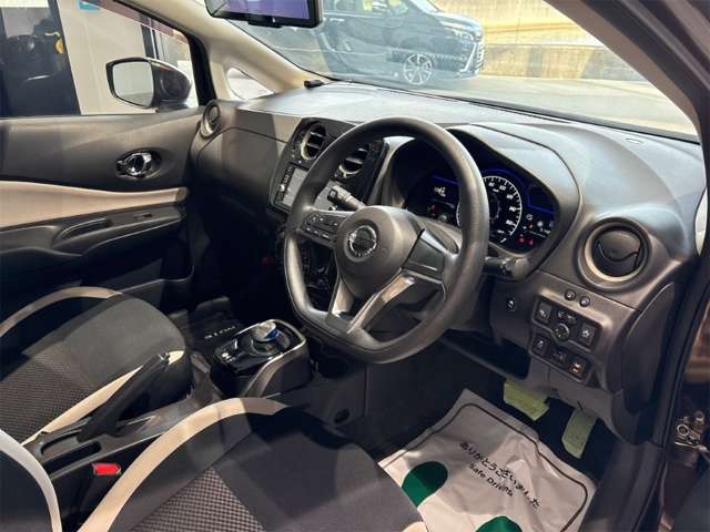日産 ノート １．２ Ｅ－ＰＯＷＥＲ Ｘ H29年 (近畿) 99