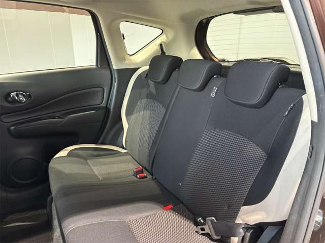 日産 ノート １．２ Ｅ－ＰＯＷＥＲ Ｘ H29年 (近畿) 99