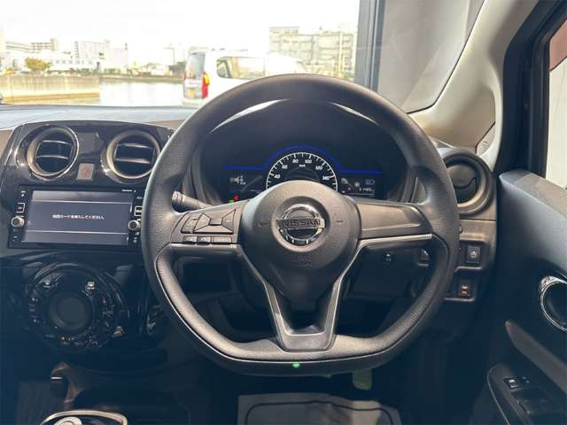 日産 ノート １．２ Ｅ－ＰＯＷＥＲ Ｘ H29年 (近畿) 99