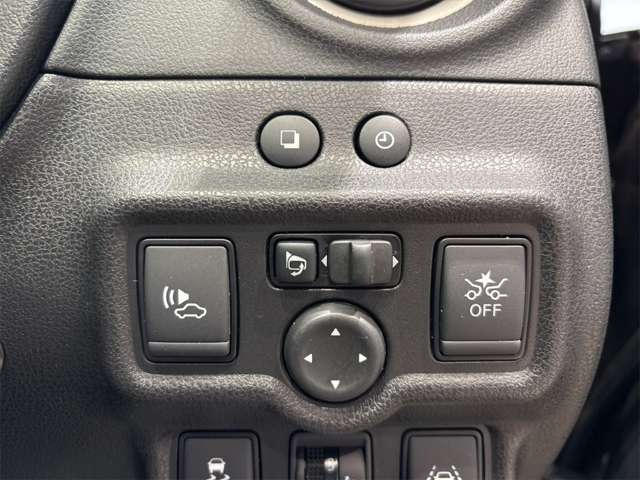 日産 ノート １．２ Ｅ－ＰＯＷＥＲ Ｘ H29年 (近畿) 99