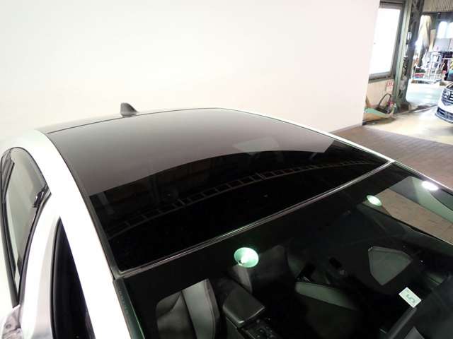 トヨタ プリウス ２．０ Ｚ R5年 (近畿) 99