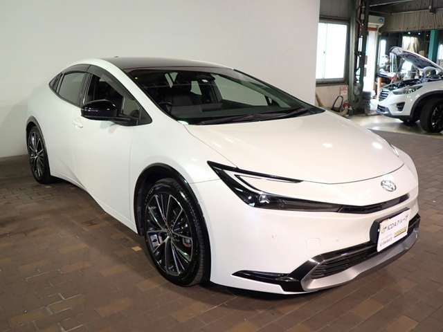 トヨタ プリウス ２．０ Ｚ R5年 (近畿) 99