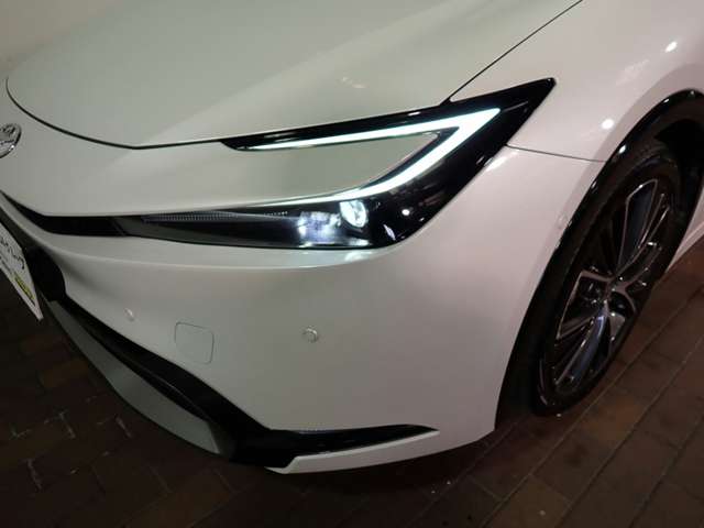 トヨタ プリウス ２．０ Ｚ R5年 (近畿) 99