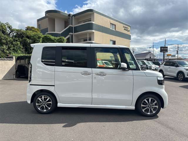 ホンダ Ｎ　ＢＯＸ カスタム ６６０ R8年 () 99