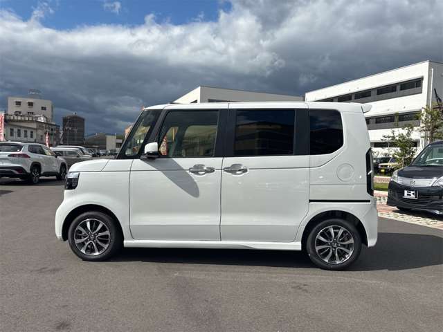 ホンダ Ｎ　ＢＯＸ カスタム ６６０ R8年 () 99