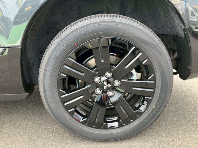 三菱 デリカ　Ｄ：５ ２．２ シャモニー 電動サイドステップ装着車 ディーゼルターボ ４ＷＤ R7年 (九州・沖縄) 99