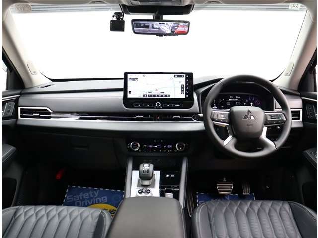 三菱 アウトランダーＰＨＥＶ ＰＨＥＶ ２．４ Ｐ ４ＷＤ R6年 (関東) 99