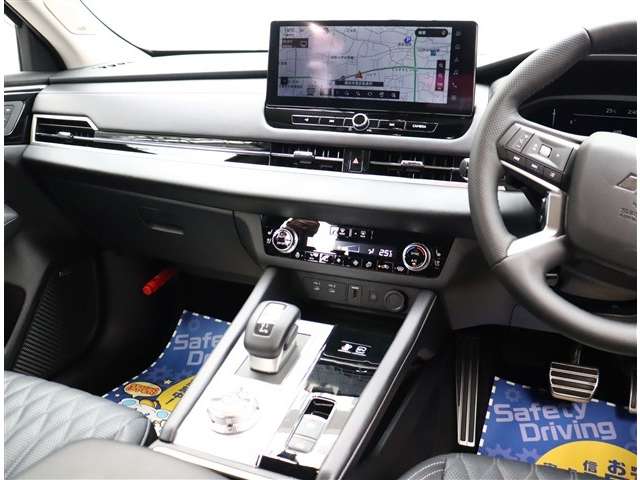 三菱 アウトランダーＰＨＥＶ ＰＨＥＶ ２．４ Ｐ ４ＷＤ R6年 (関東) 99