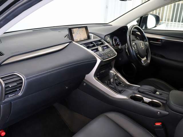 レクサス ＮＸ２００ｔ Ｉパッケージ H28年 (東海) 99