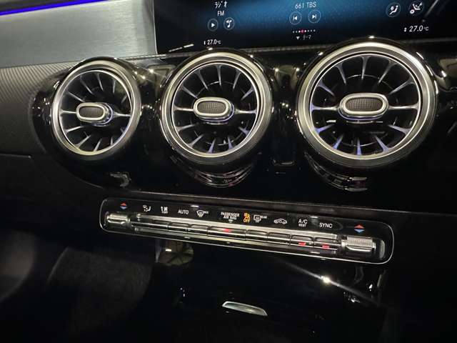 メルセデスベンツ ＣＬＡクラス ＣＬＡ２００Ｄ ＡＭＧライン ディーゼルターボ R1年 () 99