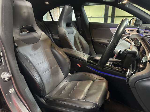 メルセデスベンツ ＣＬＡクラス ＣＬＡ２００Ｄ ＡＭＧライン ディーゼルターボ R1年 () 99