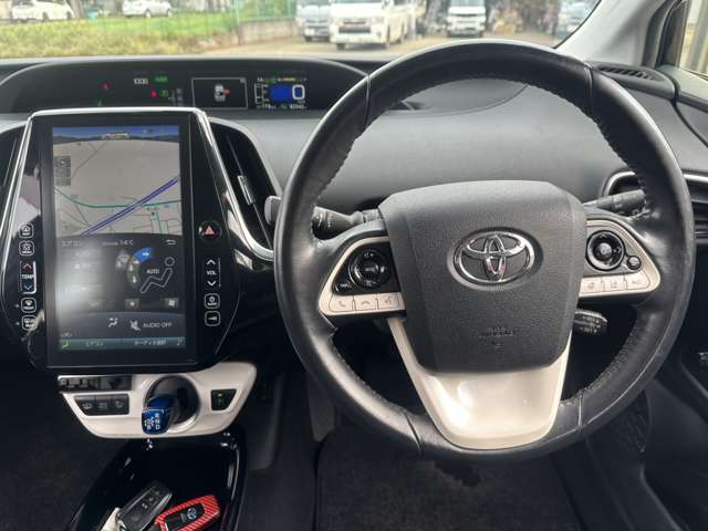 トヨタ プリウスＰＨＶ １．８ Ｓ ナビパッケージ H29年 (関東) 99
