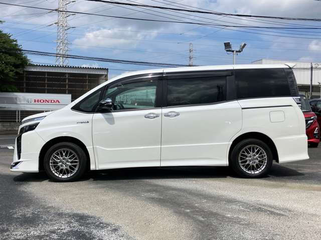 トヨタ ヴォクシー １．８ ハイブリッド ＺＳ 煌ＩＩ R1年 (関東) 99