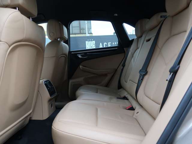 ポルシェ マカン Ｓ ＰＤＫ ４ＷＤ R1年 () 99