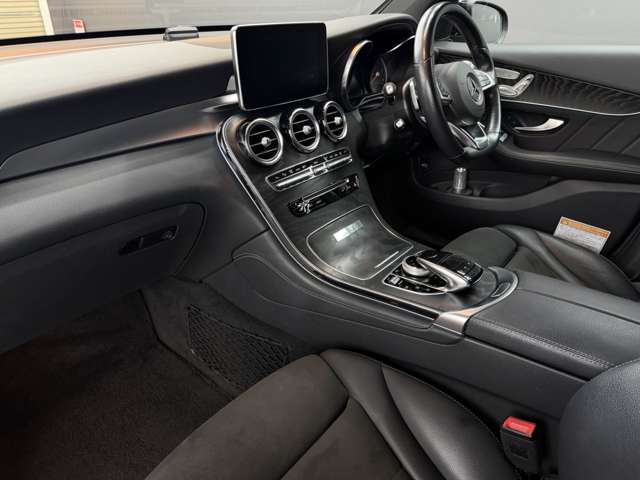 メルセデスベンツ ＧＬＣクラス ２２０ Ｄ ４マチック ローレウス エディション ディーゼルターボ ４ＷＤ R1年 () 99