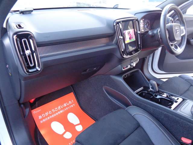 ボルボ ＸＣ４０ Ｔ４ ＡＷＤ Ｒデザイン ４ＷＤ H30年 () 99