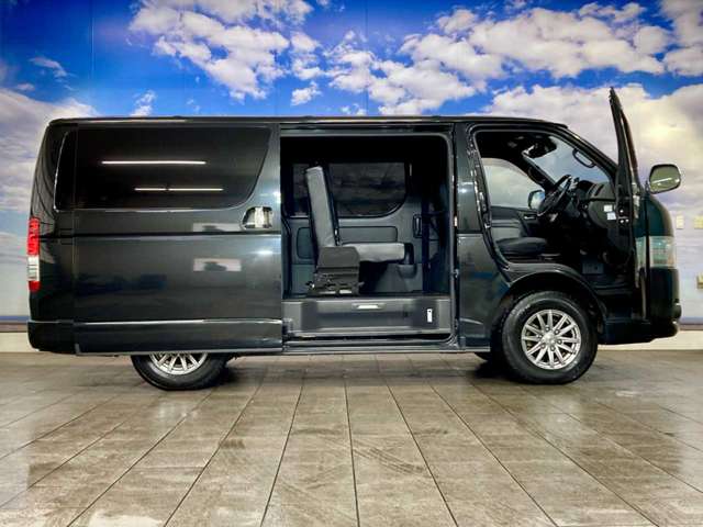 トヨタ ハイエースバン ２．８ スーパーＧＬ ダークプライムＩＩ ロングボディ ディーゼルターボ ４ＷＤ R1年 () 99