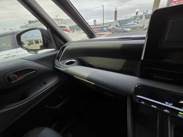 トヨタ ノア １．８ ハイブリッド Ｓ－Ｘ R8年 () 99