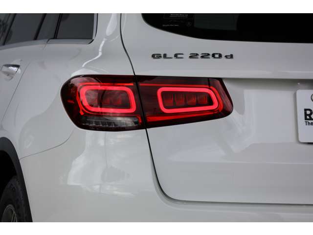 メルセデスベンツ ＧＬＣクラス ２２０ Ｄ ４マチック ＡＭＧライン ディーゼルターボ ４ＷＤ R4年 () 99