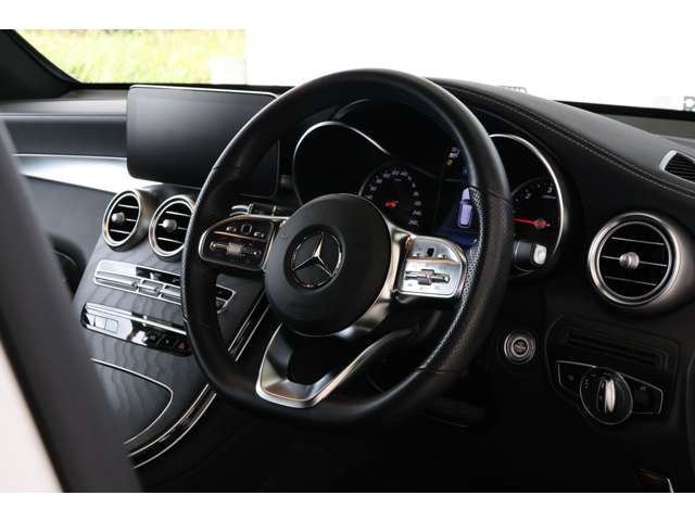 メルセデスベンツ ＧＬＣクラス ２２０ Ｄ ４マチック ＡＭＧライン ディーゼルターボ ４ＷＤ R4年 () 99