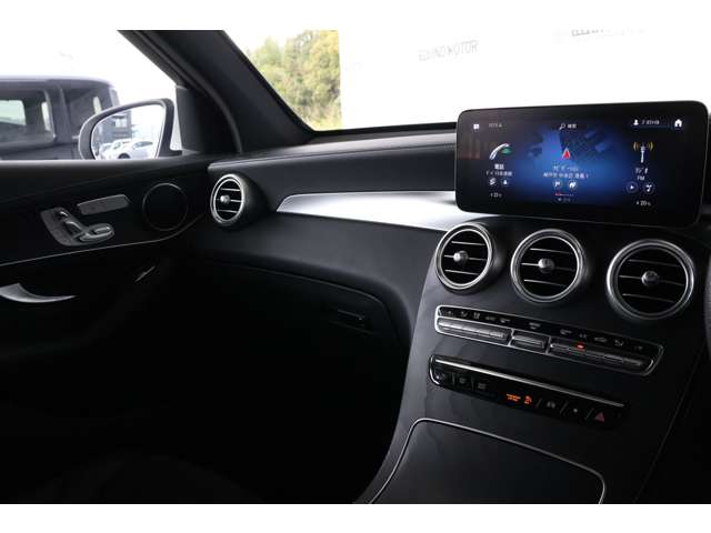 メルセデスベンツ ＧＬＣクラス ２２０ Ｄ ４マチック ＡＭＧライン ディーゼルターボ ４ＷＤ R4年 () 99