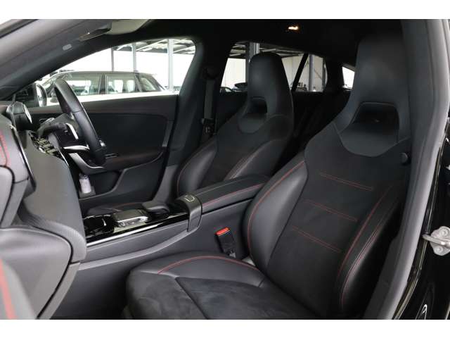 メルセデスベンツ ＣＬＡシューティングブレーク ＣＬＡ１８０ ＡＭＧライン R3年 () 99