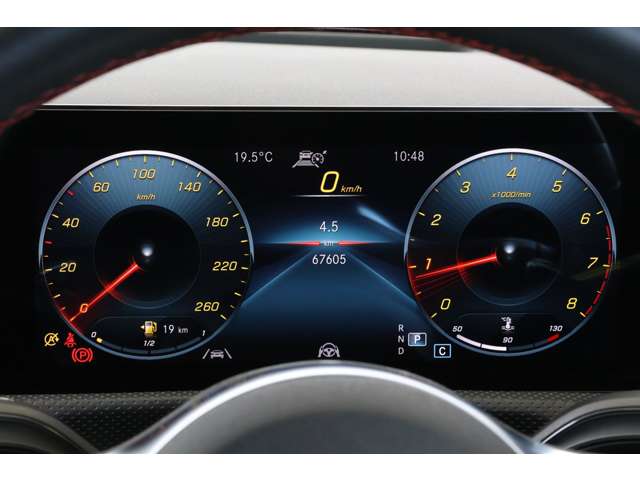 メルセデスベンツ ＣＬＡシューティングブレーク ＣＬＡ１８０ ＡＭＧライン R3年 () 99